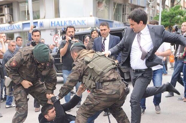 Tekmelediler, işsiz bıraktılar, şimdi de hapis cezası!