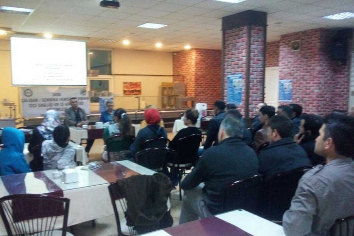 Manisa-Turgutlu’da işçiler, Sendikamızın düzenlediği 'İşçi Sağlığı İş Güvenliği' eğitiminde bir araya geldi