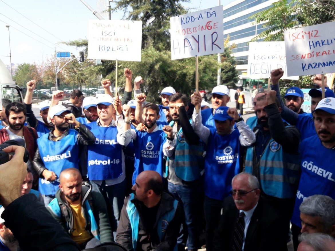 İşten atılan işçiler: Binali Yıldırım samimi değil